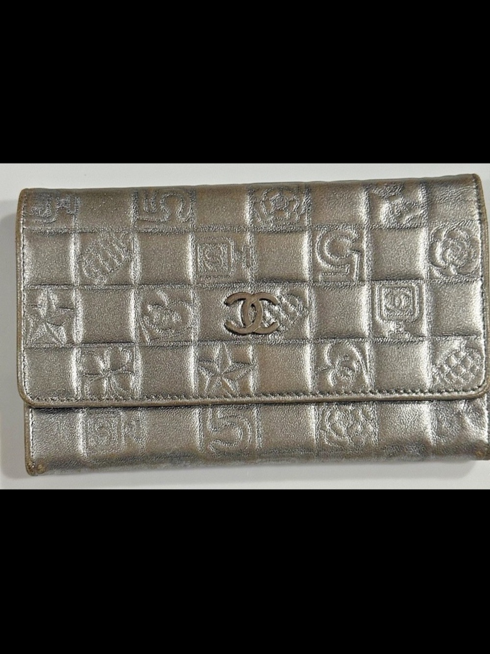 CHANEL - Metallic Quilted CC Logo Wallet Icon Series Leather RARE!! - Picture 1 of 10